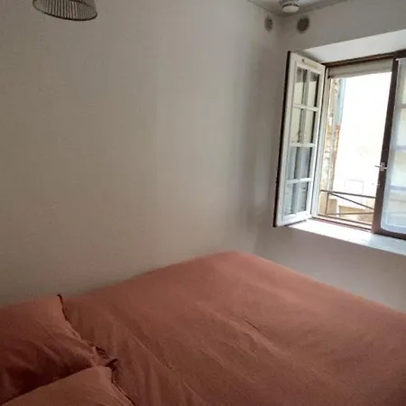Centre Apartment *